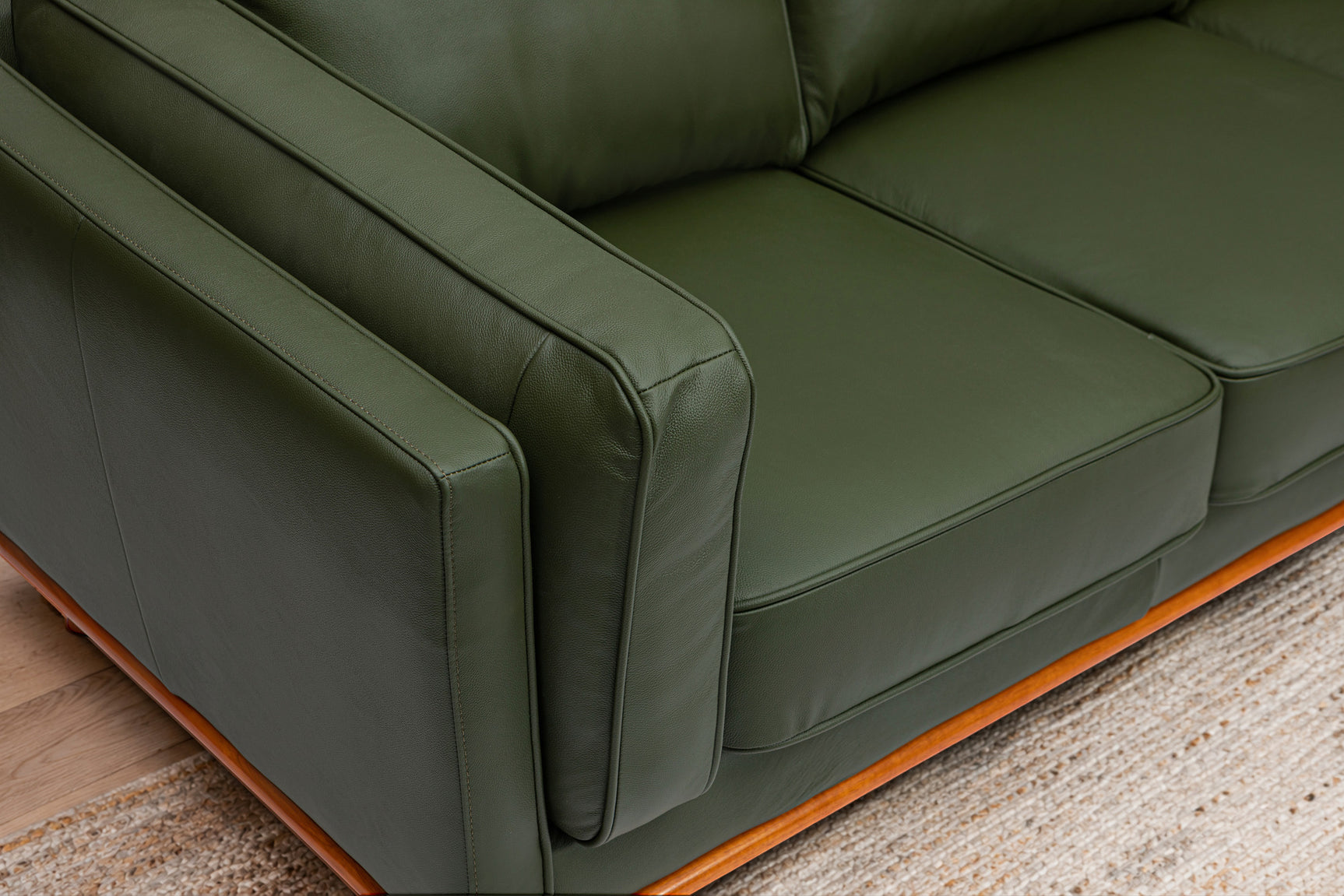 Artisan Leather Lounge