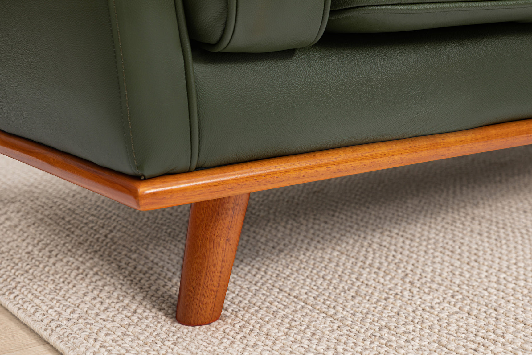 Artisan Leather Lounge