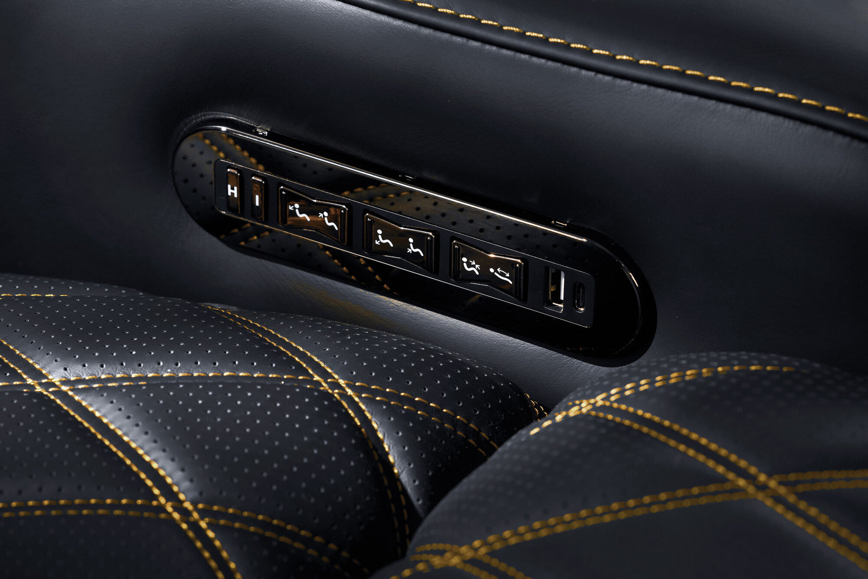 Oslo Ultimate Home Theater Lounge