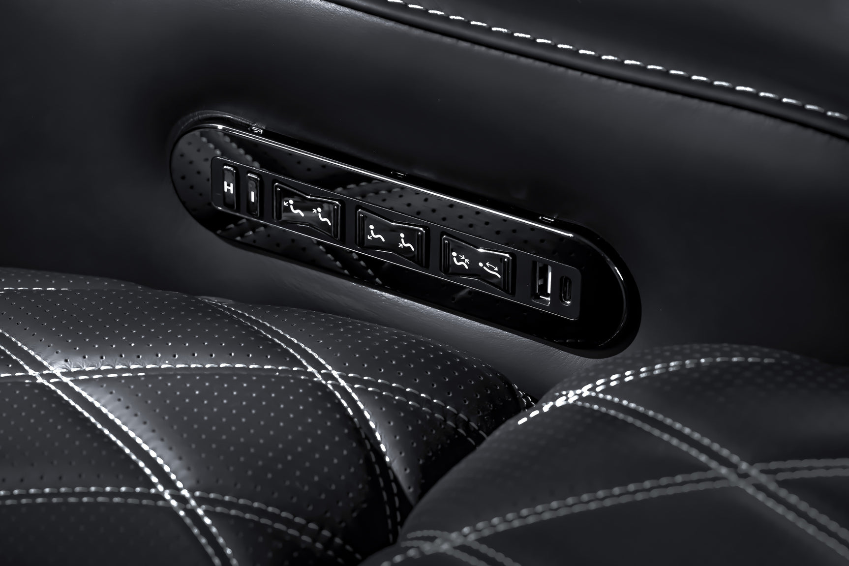 Oslo Ultimate Home Theater Lounge