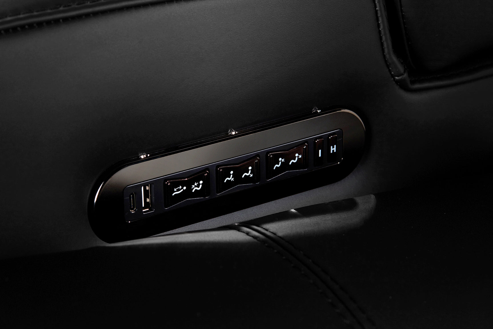 Tuscany XL Ultimate Home Theater Lounge