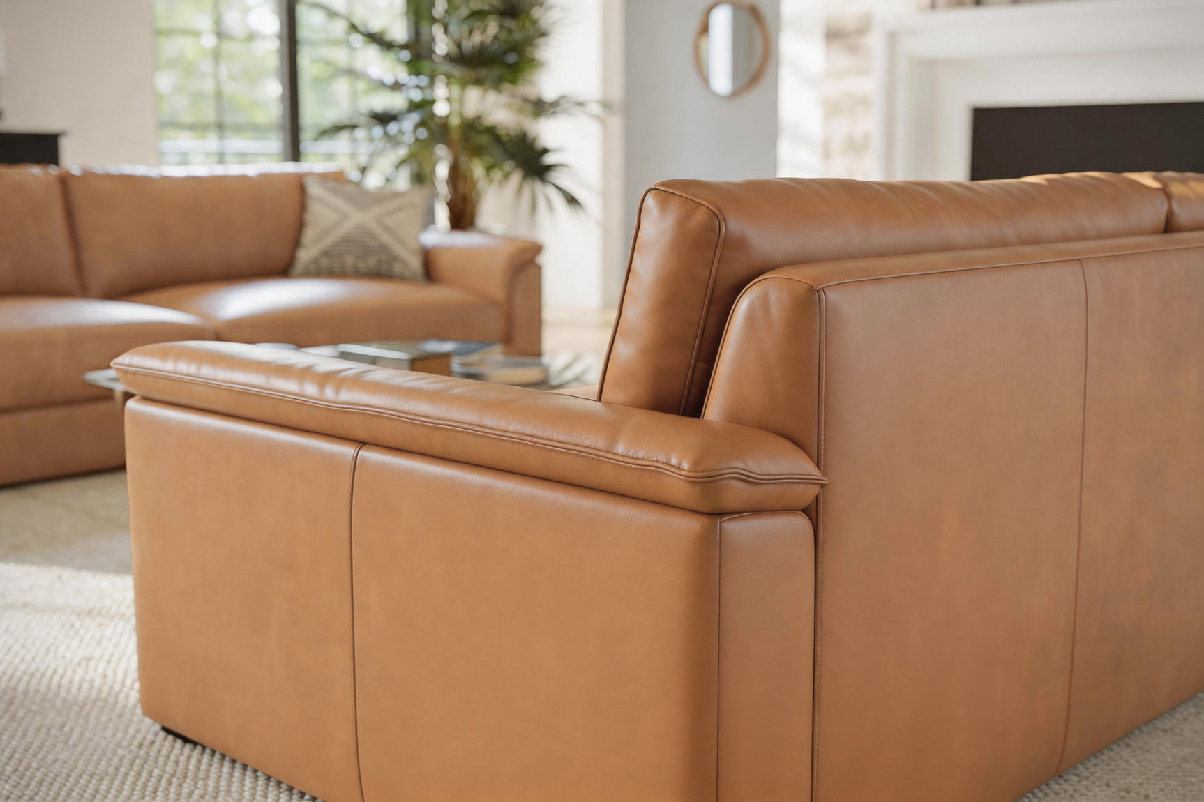 Zaira Leather Lounge