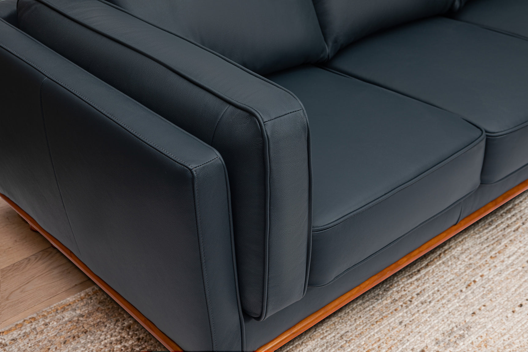 Artisan Leather Lounge