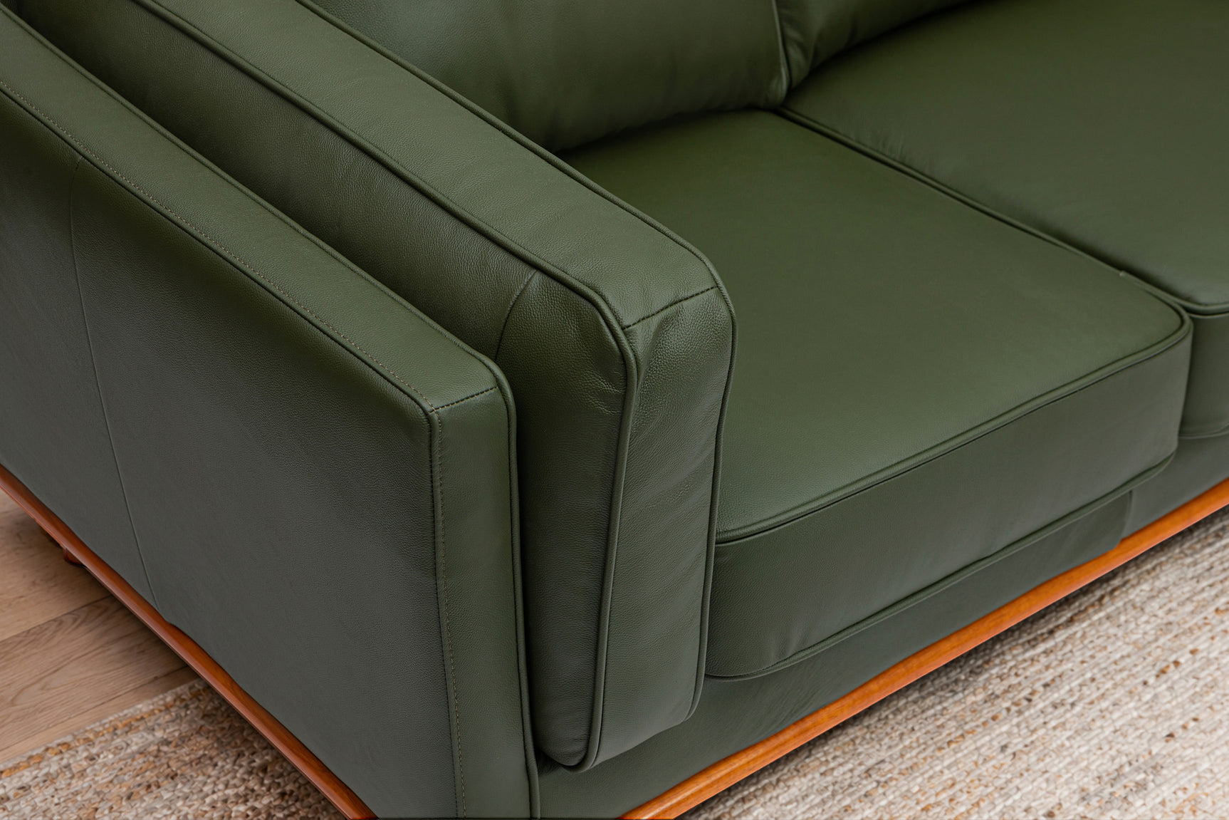 Artisan Leather Lounge
