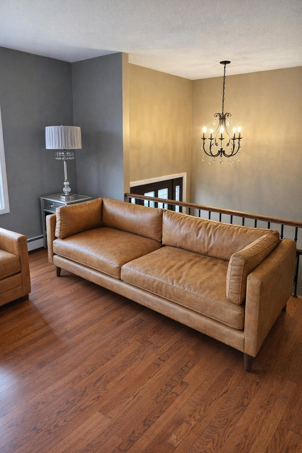 Mary Leather Lounge